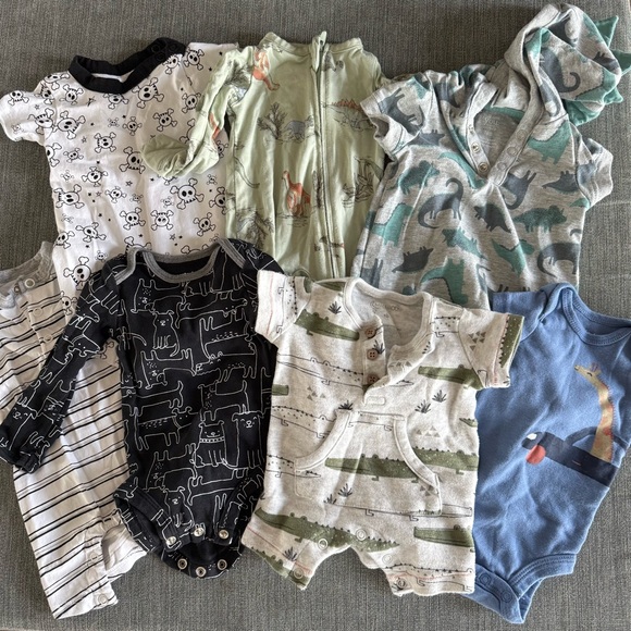 Newborn Bundle - Picture 1 of 15